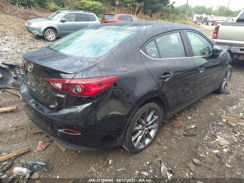 2018 MAZDA MAZDA3 4-DOOR TOURING 3MZBN1V38JM208996