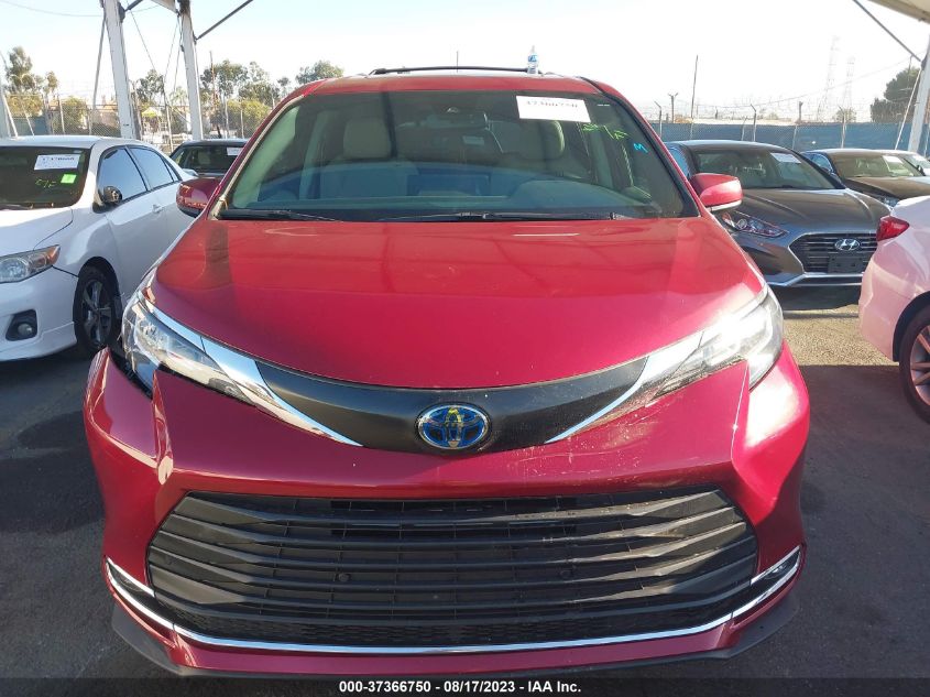 2022 TOYOTA SIENNA XLE - 5TDYRKEC8NS090526