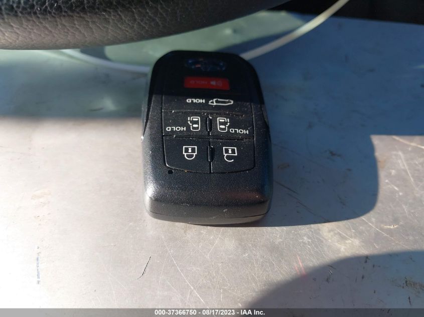 2022 TOYOTA SIENNA XLE - 5TDYRKEC8NS090526