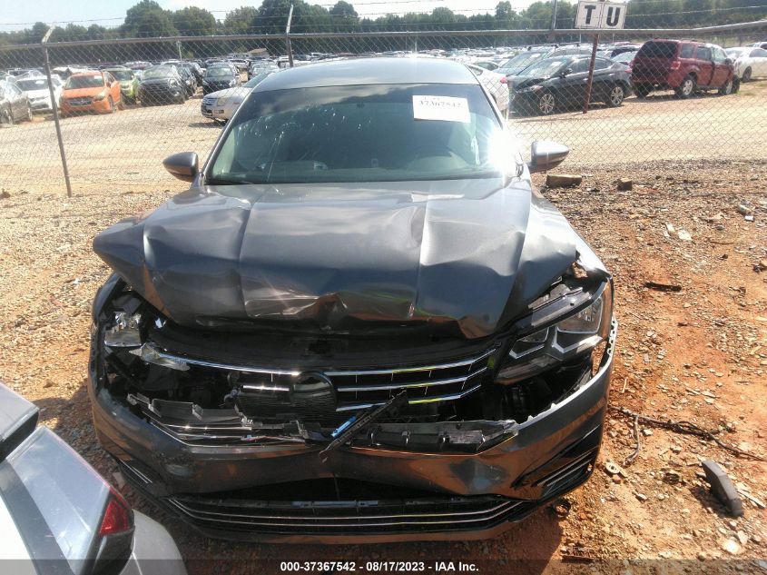 2017 VOLKSWAGEN PASSAT R-LINE - 1VWDT7A38HC041994
