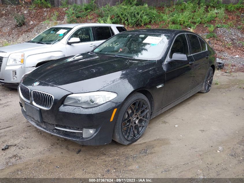 2013 BMW 5 SERIES 528I XDRIVE - WBAXH5C51DDW12490
