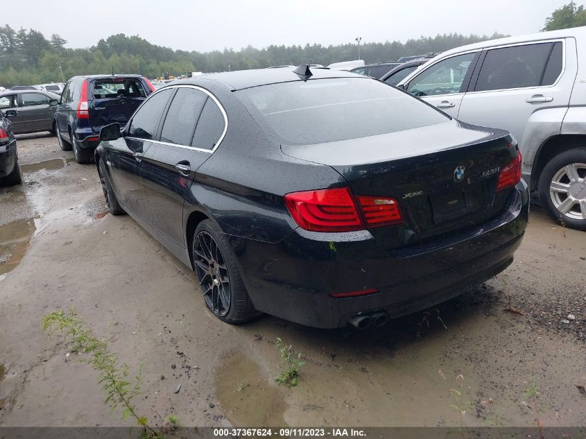 2013 BMW 5 SERIES 528I XDRIVE - WBAXH5C51DDW12490