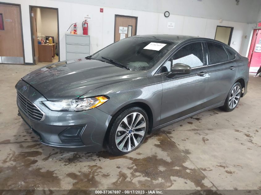 3FA6P0T95LR179663 Ford Fusion SE 2