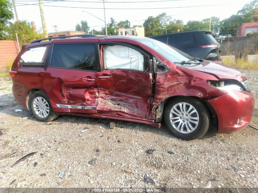 2017 TOYOTA SIENNA XLE/LIMITED - 5TDYZ3DCXHS816916