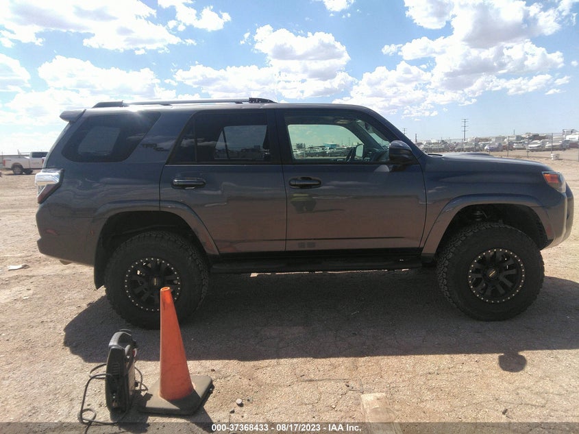 VIN JTEBU5JR4J5495035 2018 TOYOTA 4RUNNER SR5