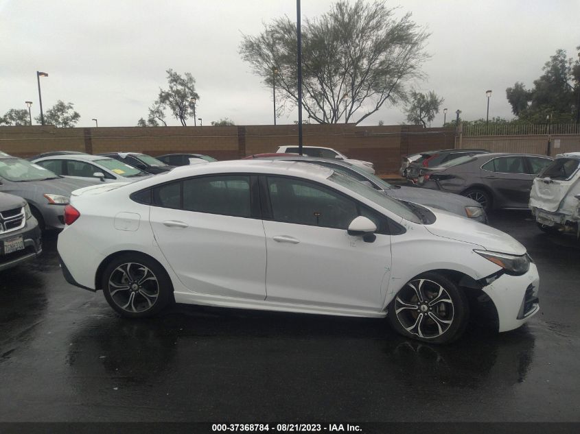 2019 CHEVROLET CRUZE LT - 1G1BE5SM5K7137865