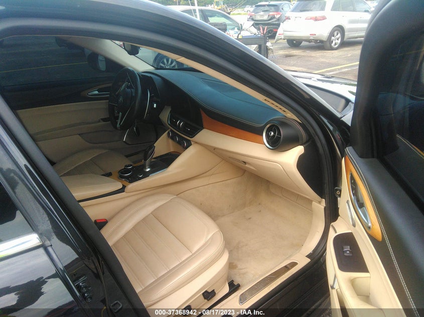 VIN ZARFAECN3H7549874 2017 ALFA ROMEO GIULIA TI