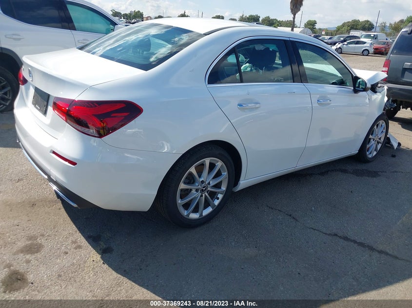 VIN WDD3G4EB9KW003530 2019 MERCEDES-BENZ A-CLASS A 220