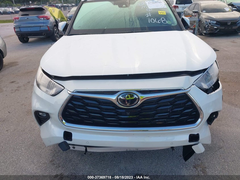 VIN 5TDFZRBH3MS111068 2021 TOYOTA HIGHLANDER PLATINUM