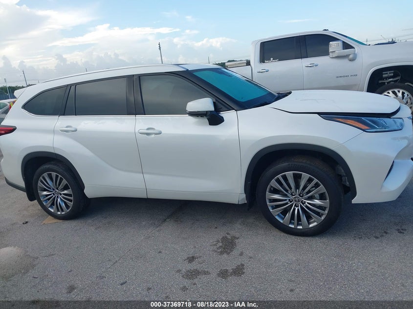 VIN 5TDFZRBH3MS111068 2021 TOYOTA HIGHLANDER PLATINUM