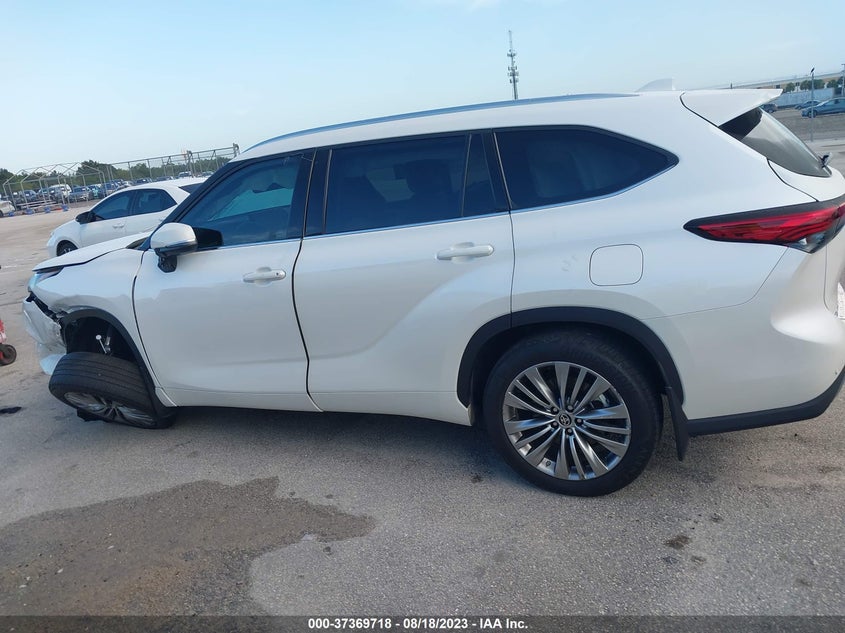 VIN 5TDFZRBH3MS111068 2021 TOYOTA HIGHLANDER PLATINUM