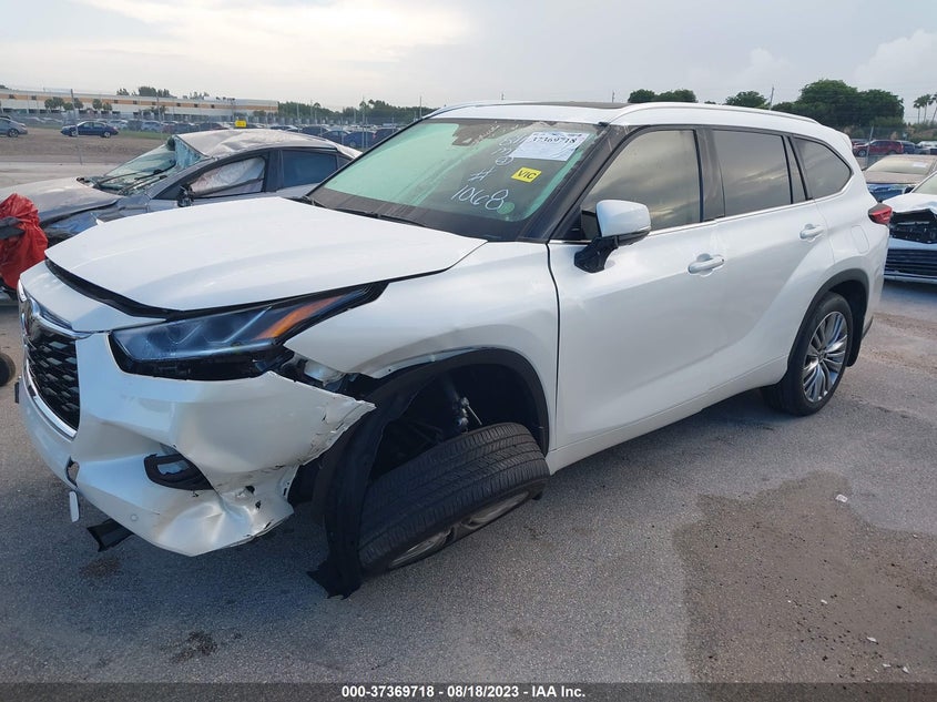 VIN 5TDFZRBH3MS111068 2021 TOYOTA HIGHLANDER PLATINUM