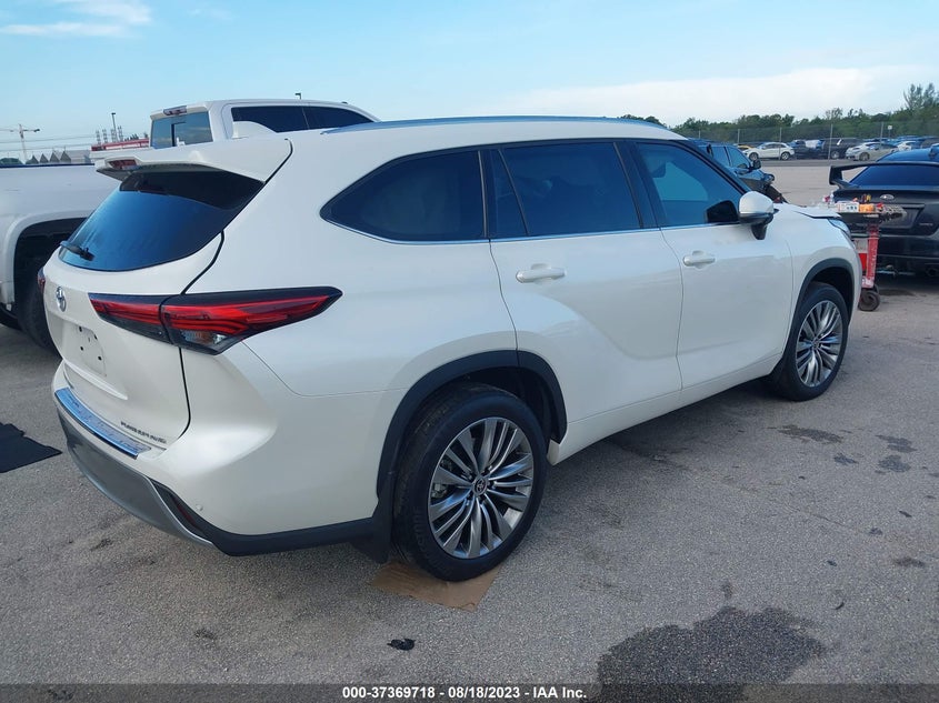 VIN 5TDFZRBH3MS111068 2021 TOYOTA HIGHLANDER PLATINUM