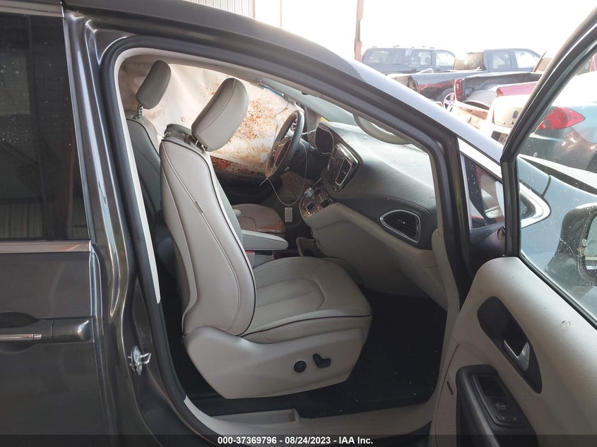 VIN 2C4RC1GGXHR585744 2017 CHRYSLER PACIFICA LIMITED