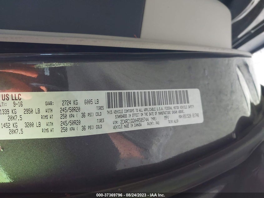 VIN 2C4RC1GGXHR585744 2017 CHRYSLER PACIFICA LIMITED