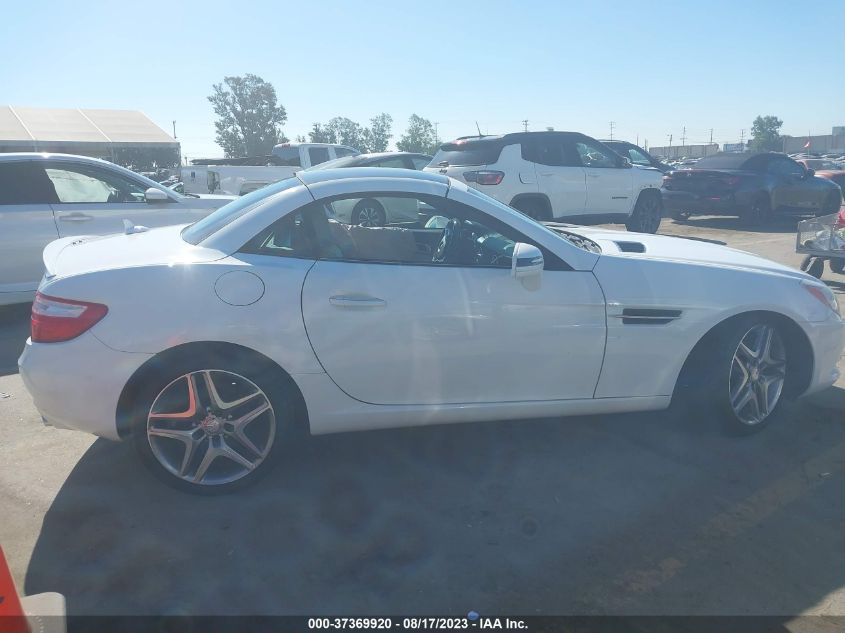 2015 MERCEDES-BENZ SLK-CLASS SLK 250 - WDDPK4HA8FF100145