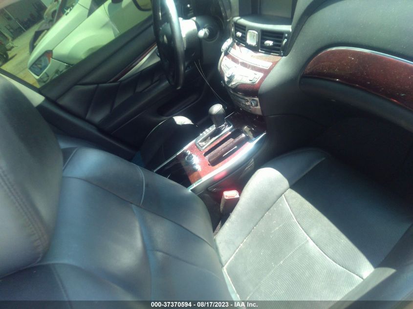 2015 INFINITI Q70 JN1BY1AP1FM541842