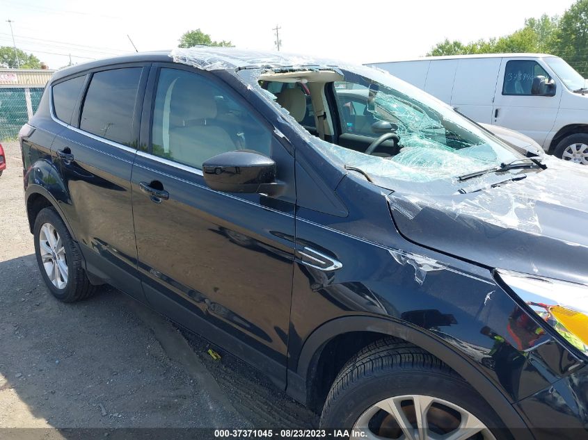 2017 FORD ESCAPE SE - 1FMCU0GD9HUA12822