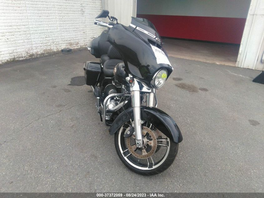 2016 HARLEY-DAVIDSON FLHX STREET GLIDE - 1HD1KBM16GB631328