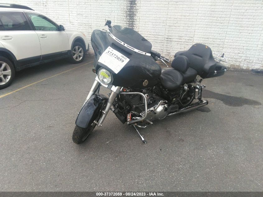 2016 HARLEY-DAVIDSON FLHX STREET GLIDE - 1HD1KBM16GB631328