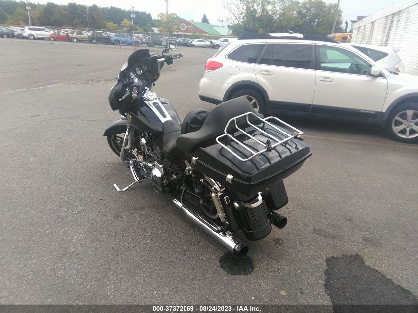 2016 HARLEY-DAVIDSON FLHX STREET GLIDE - 1HD1KBM16GB631328