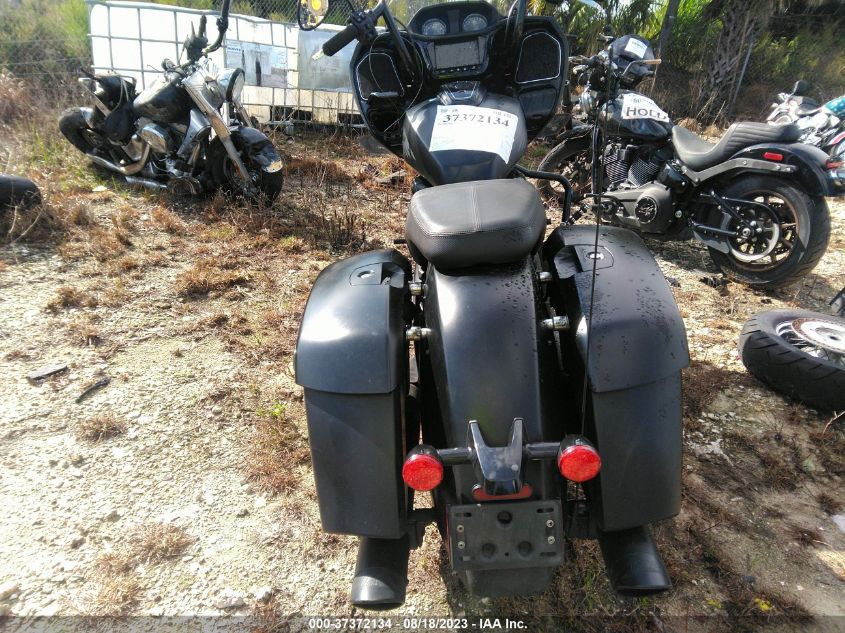 2021 INDIAN MOTORCYCLE CO. CHALLENGER DARK HORSE 56KLCDRR1M3398265