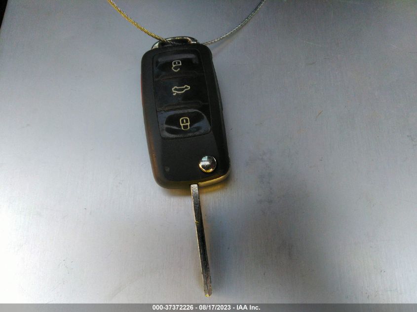 2014 VOLKSWAGEN BEETLE COUPE 1.8T ENTRY - 3VWF17AT6EM650753