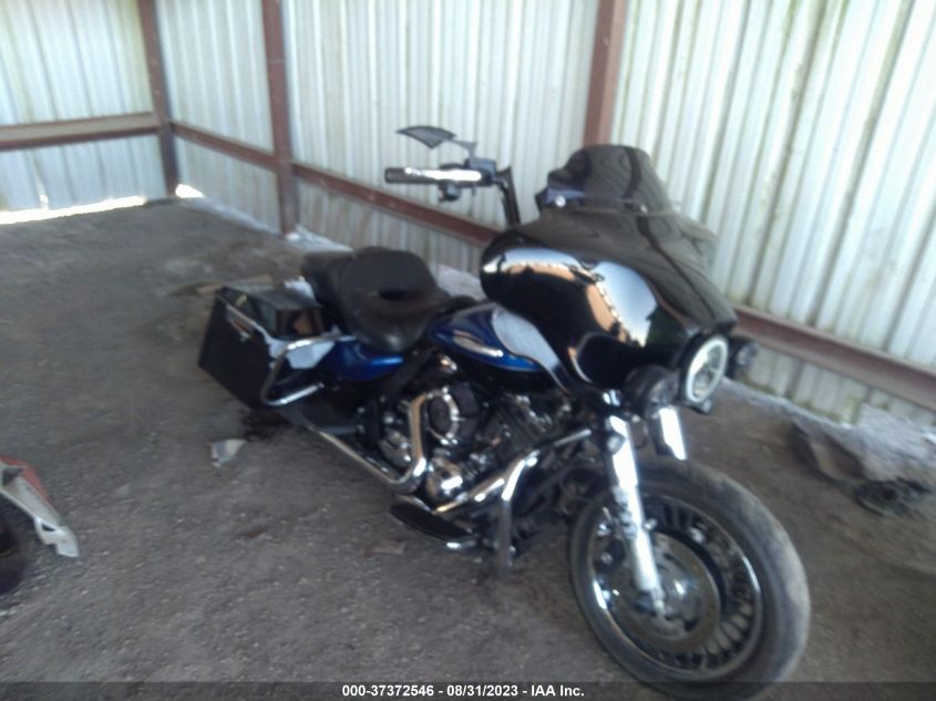 2010 HARLEY-DAVIDSON FLHTK - 1HD1KEM17AB642167