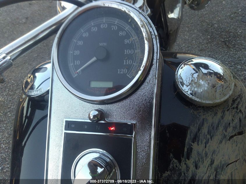 2006 HARLEY-DAVIDSON FLSTCI 1HD1BWB196Y052825