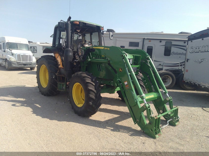 2017 JOHN DEERE 6110M