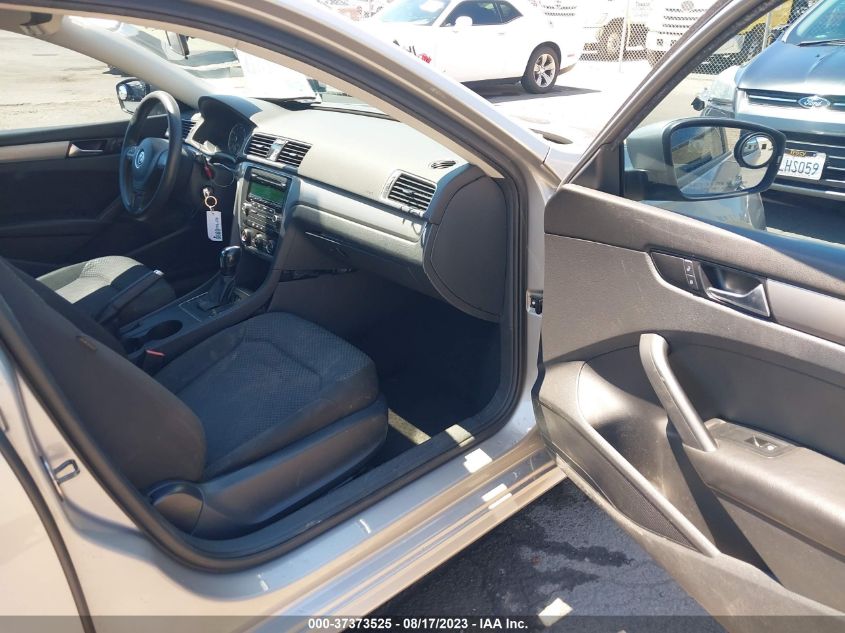 2013 VOLKSWAGEN PASSAT S - 1VWAP7A36DC042434