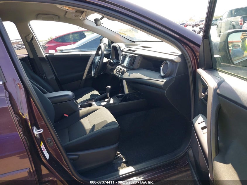 VIN 2T3ZFREV2JW518784 2018 TOYOTA RAV4 LE
