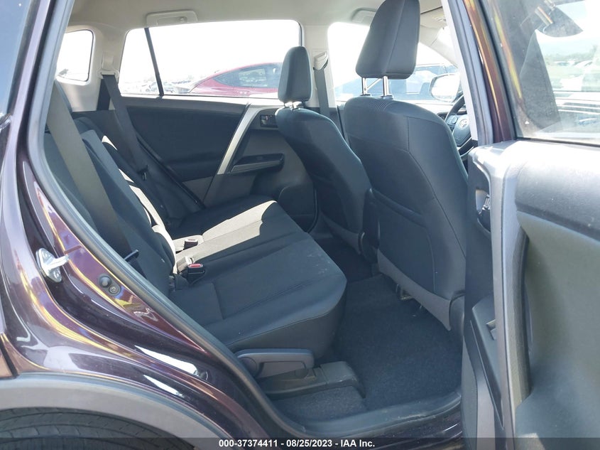 VIN 2T3ZFREV2JW518784 2018 TOYOTA RAV4 LE
