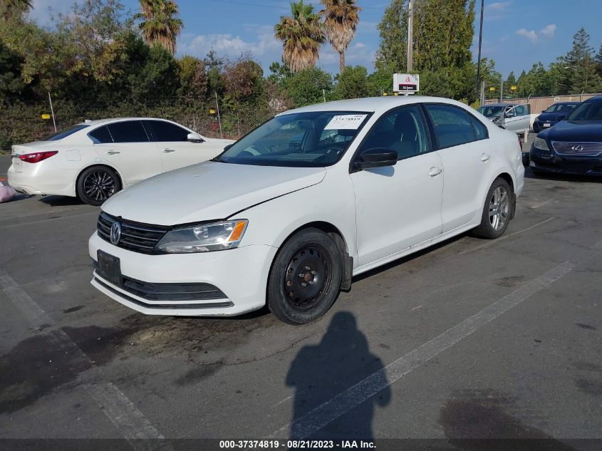 2015 VOLKSWAGEN JETTA SEDAN 2.0L S W/TECHNOLOGY - 3VW2K7AJ1FM201623