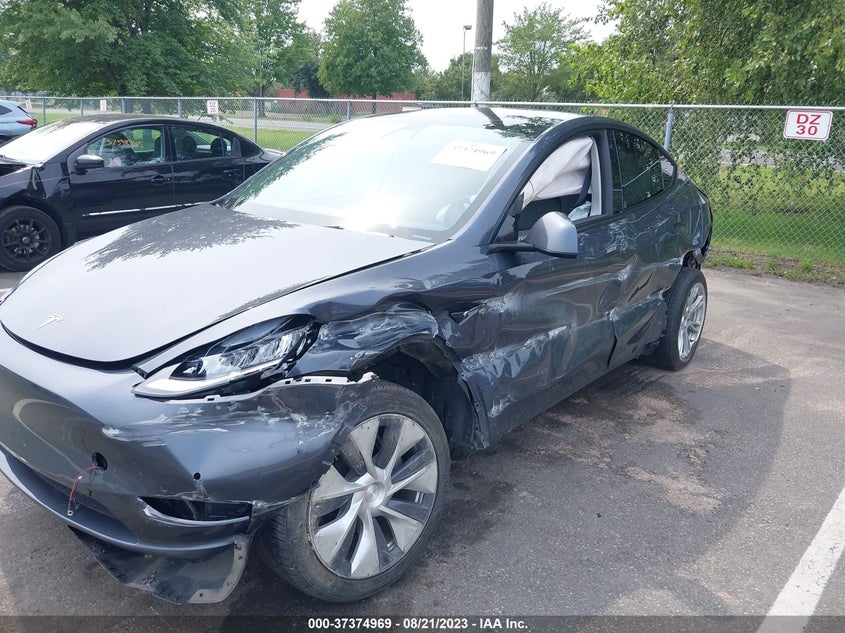 VIN 7SAYGAEE9NF339313 2022 TESLA MODEL Y LONG RANGE