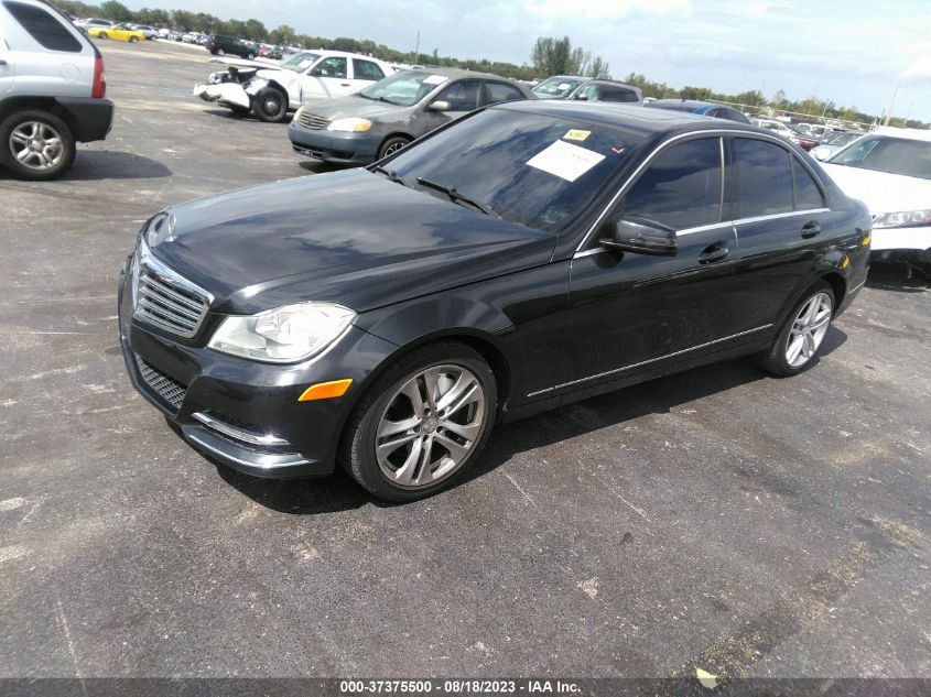 2013 MERCEDES-BENZ C 300 SPORT 4MATIC/LUXURY 4MATIC - WDDGF8AB3DR253574