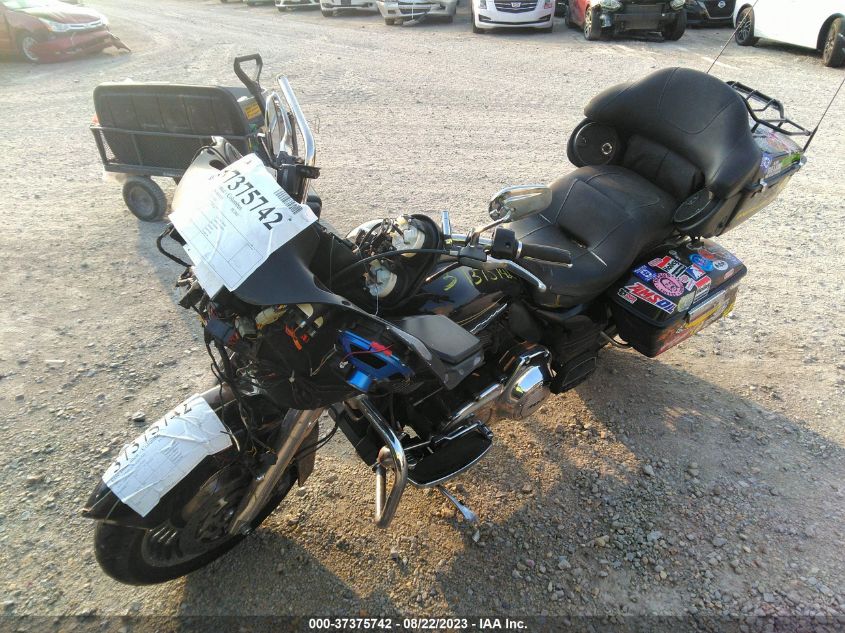 2011 HARLEY-DAVIDSON FLTRU - 1HD1KGM1XBB637235