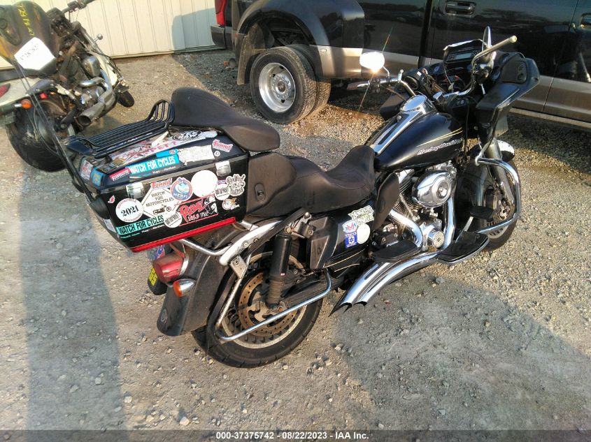 2011 HARLEY-DAVIDSON FLTRU - 1HD1KGM1XBB637235