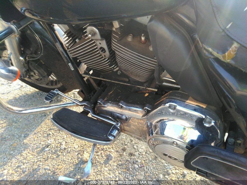 2011 HARLEY-DAVIDSON FLTRU - 1HD1KGM1XBB637235