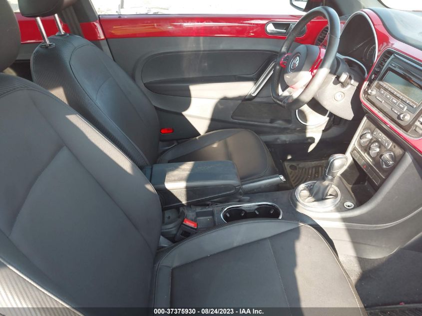 2015 VOLKSWAGEN BEETLE COUPE 1.8T - 3VWJ07AT2FM631051