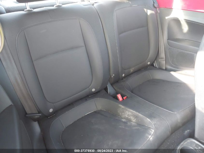 2015 VOLKSWAGEN BEETLE COUPE 1.8T - 3VWJ07AT2FM631051