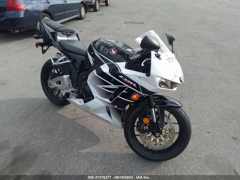 2016 HONDA CBR600 RR - JH2PC40J1GK200512