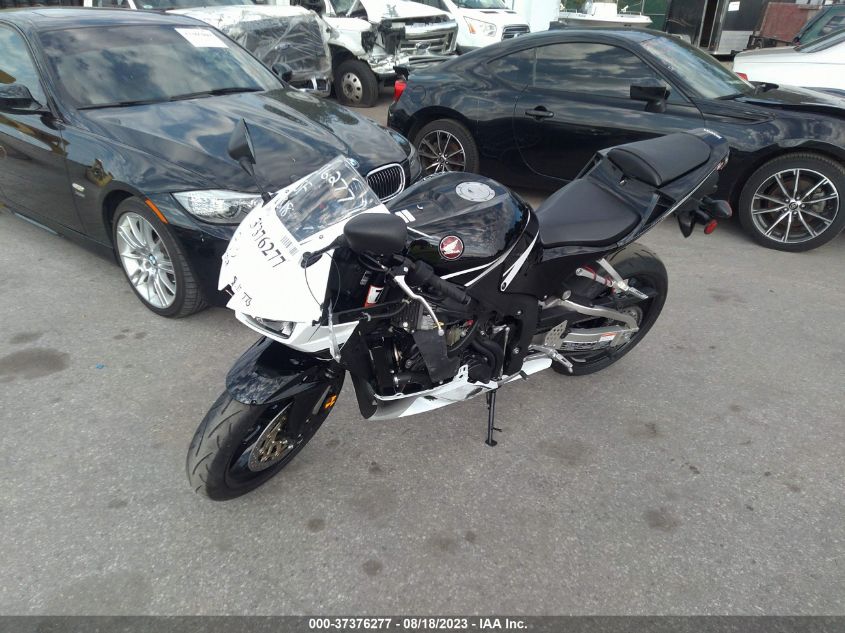 2016 HONDA CBR600 RR - JH2PC40J1GK200512