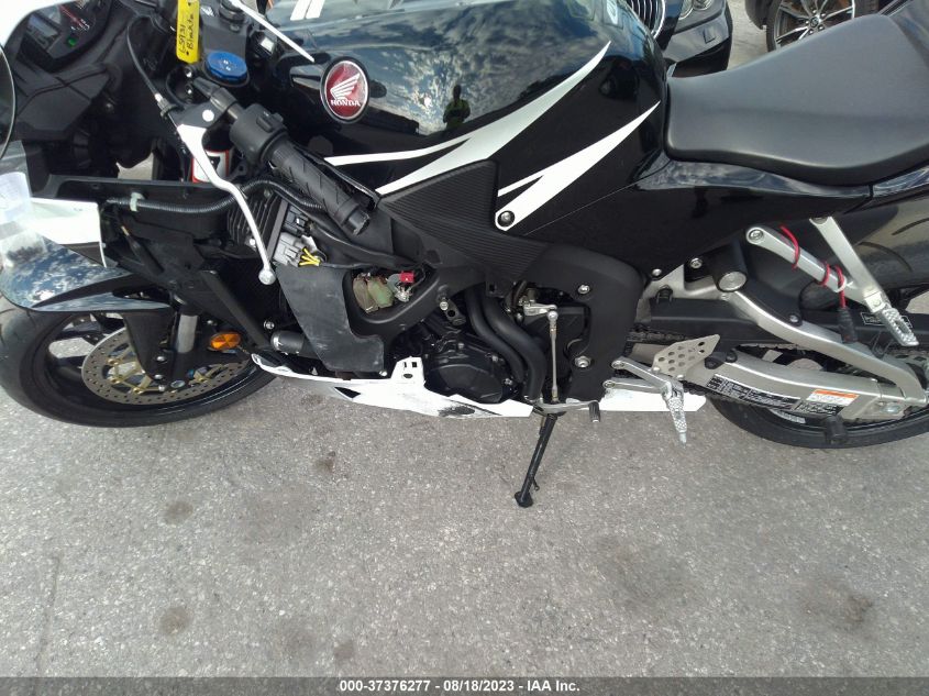 2016 HONDA CBR600 RR - JH2PC40J1GK200512