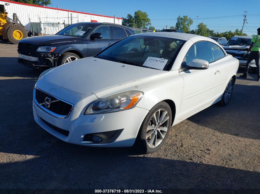 2013 VOLVO C70 T5 YV1672MC0DJ137973