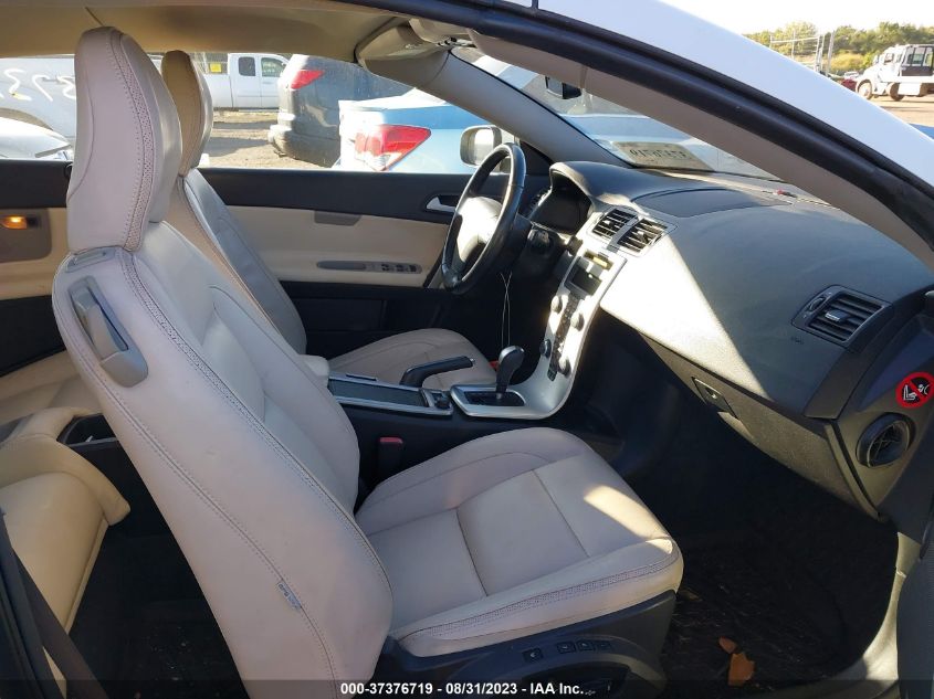 2013 VOLVO C70 T5 YV1672MC0DJ137973