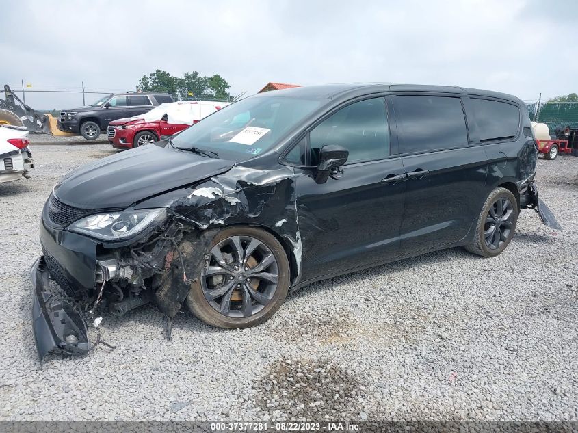 2C4RC1FG5JR228060 2018 CHRYSLER PACIFICA - Image 2