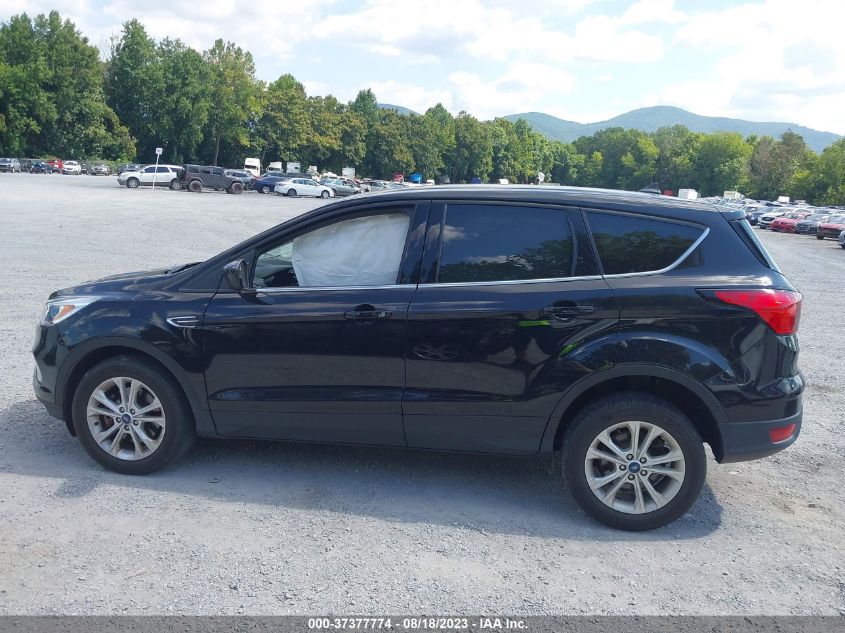 2019 FORD ESCAPE SE - 1FMCU9GD5KVA07659