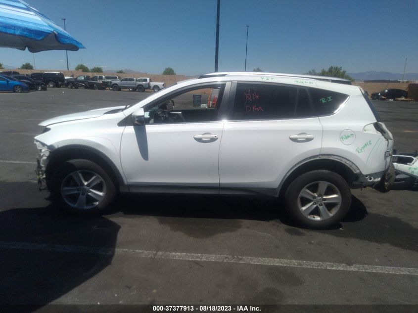 2014 TOYOTA RAV4 XLE - JTMWFREV4EJ007875