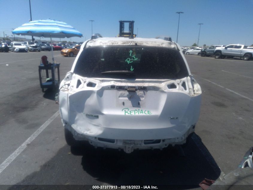 2014 TOYOTA RAV4 XLE - JTMWFREV4EJ007875